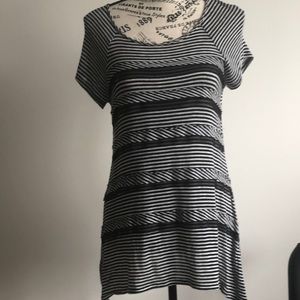 BCBG MaxAzria Black white top Size Small